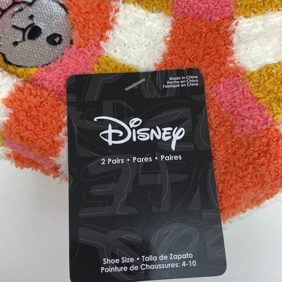 Set of 2 Winnie the Pooh socks NWT! Fuzzy, Fits womens shoe size 4-10 - Picture 8 of 12